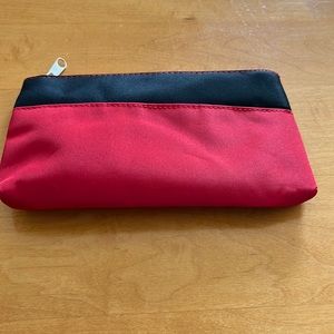 NWOT STORAGE POUCH